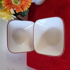 2 piece of Corelle Splendor Square Bowls.